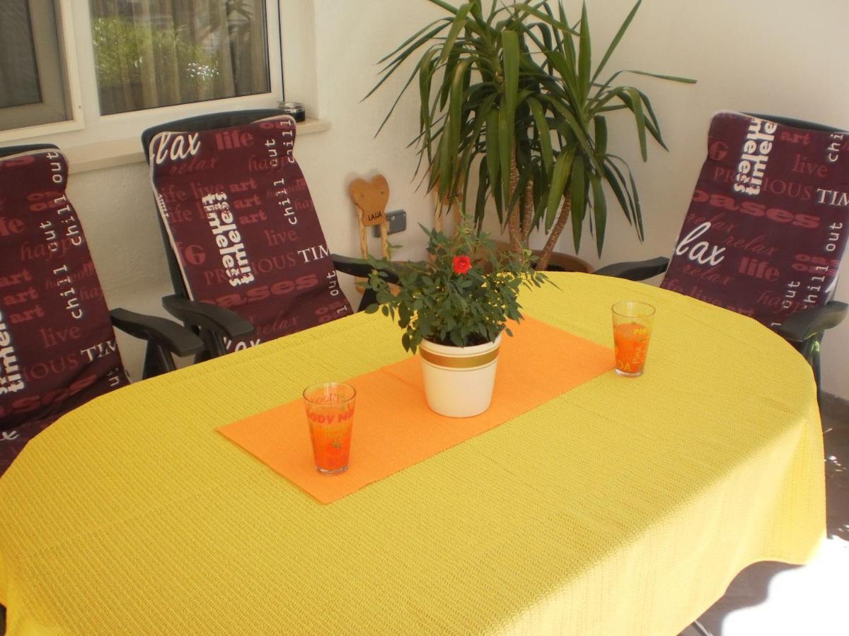Apartment Lana Omiš Buitenkant foto