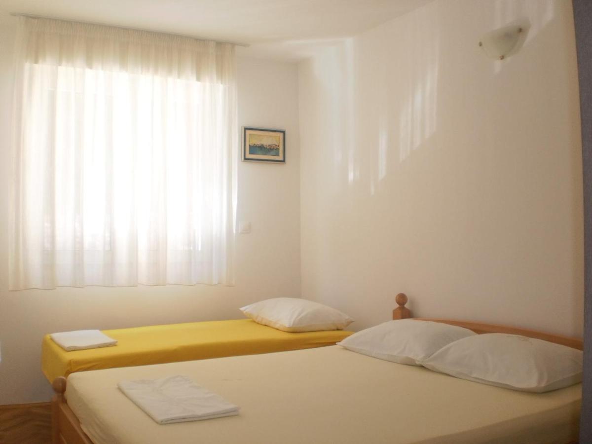 Apartment Lana Omiš Buitenkant foto