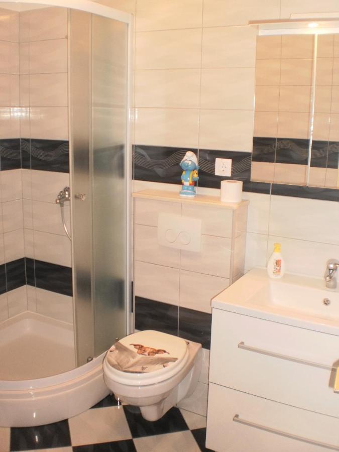 Apartment Lana Omiš Buitenkant foto