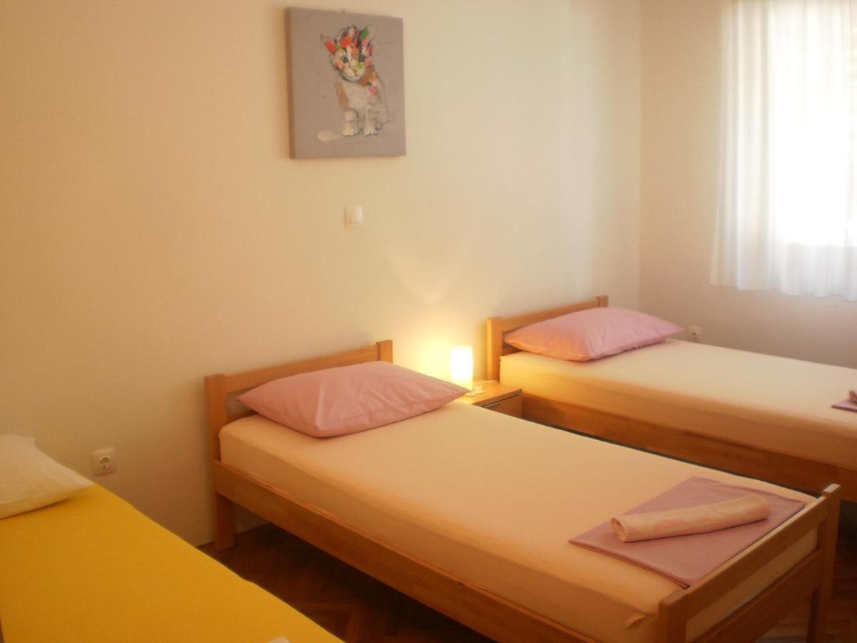 Apartment Lana Omiš Buitenkant foto